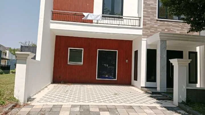 Dijual Rumah Siap Huni dan Strategis di Citraland Surabaya Barat