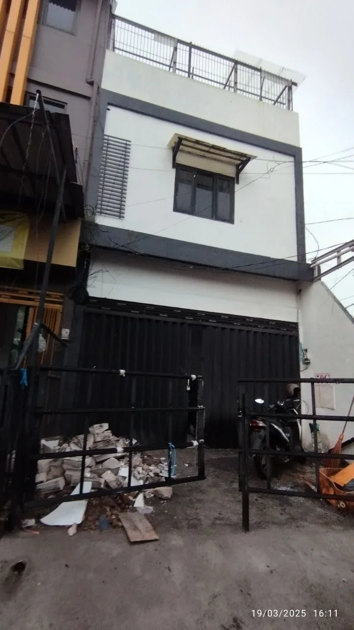 Dijual Ruko Strategis Raya Satelit Surabaya Barat