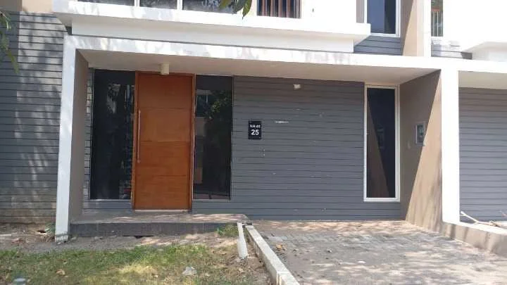 Dijual/Disewakan Rumah Minimalis Strategis di Northwest Park Citraland Surabaya Barat - Image 1