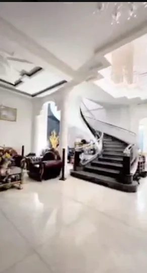 Dijual Rumah Mewah Pusat Kota Wilayah Surabaya Timur - Image 1