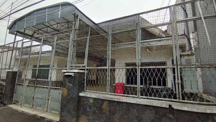 Dijual Rumah Mewah Strategis di Pandegiling Surabaya Pusat - Image 1