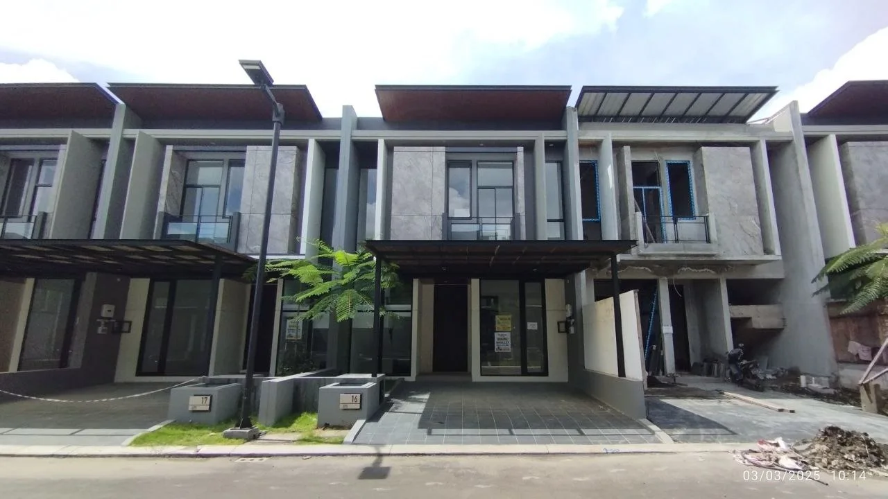 Dijual Rumah Strategis di Citraland District 9 Surabaya Barat - Image 1