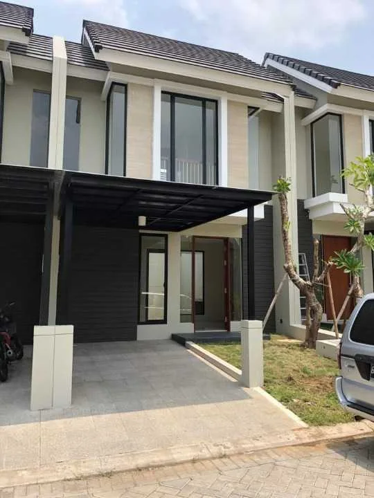 Dijual Rumah Nyaman Northwest Hill Citraland di Wilayah Surabaya Barat - Image 1