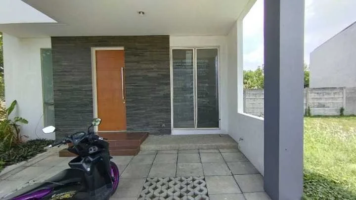 Dijual/disewakan Rumah Nyaman Bagus Royal Residence Wilayah Surabaya Barat - Image 1