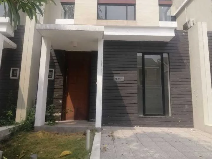 Dijual Rumah Bagus Nyaman di Northwest Lake Citraland Surabaya Barat - Image 1