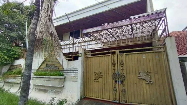 Dijual/Disewakan Rumah Strategis di Ketupa Surabaya Pusat - Image 1