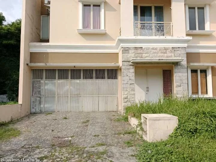 Dijual Rumah Strategis Wilayah prestisius Citraland, Golf Avenue Surabaya Barat
