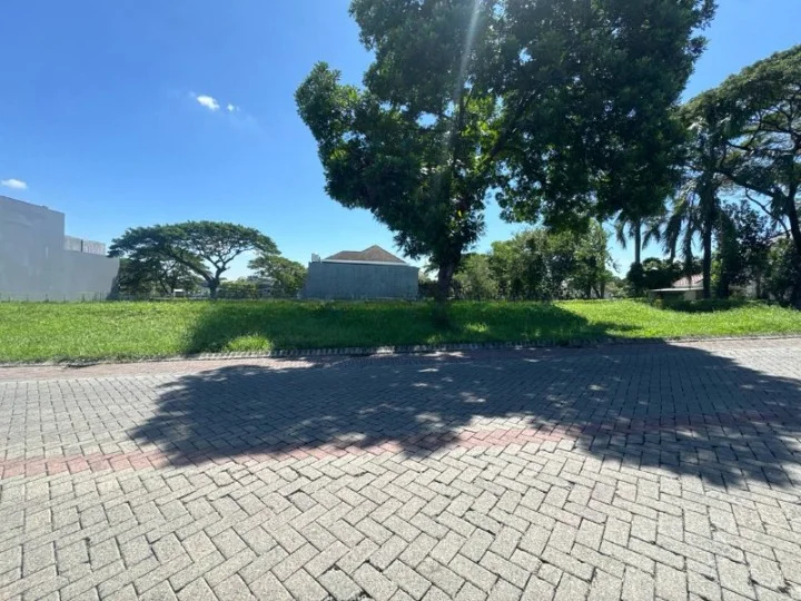 Dijual Tanah Kavling Lokasi Strategis di Raya Galeria Golf Citraland Surabaya Barat