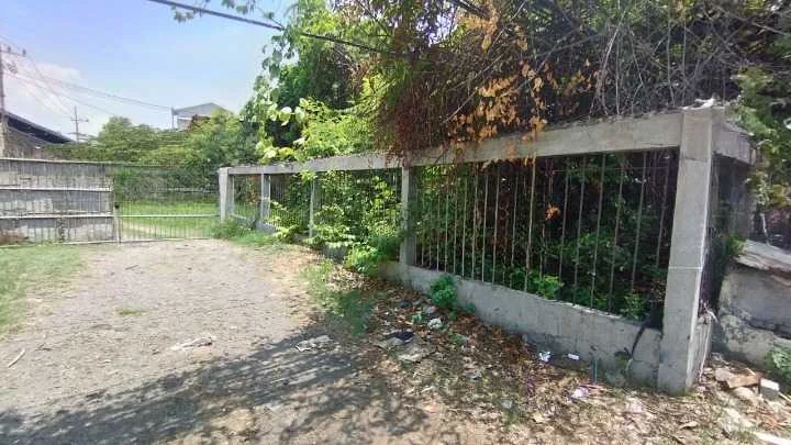 Dijual Gudang Hitung Tanah Lokasi Strategis di Raya Bibis Surabaya Barat - Image 1