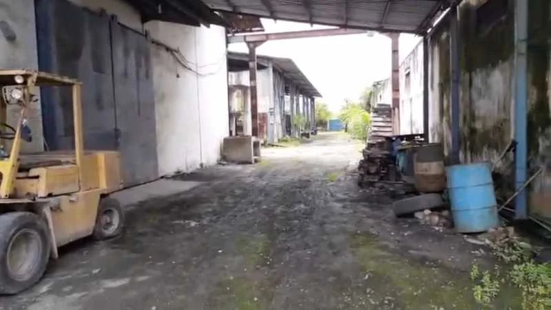 Dijual/Disewakan Gudang Luas Strategis di Raya Pakal Surabaya Barat - Image 1