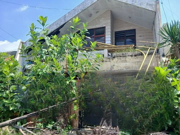 Jual Rumah Hitung Tanah Pucang Lokasi Strategis Surabaya, Harga Pantas