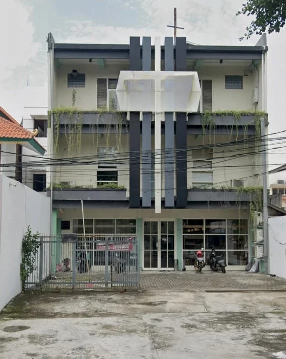 Jual Rumah Usaha 4 Lantai Raya Menur Lokasi Komersial Strategis Surabaya