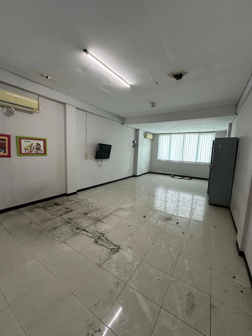 Dijual Rumah Usaha 4 Lantai Raya Menur Lokasi Komersial Strategis Surabaya Timur - Thumbnail 4