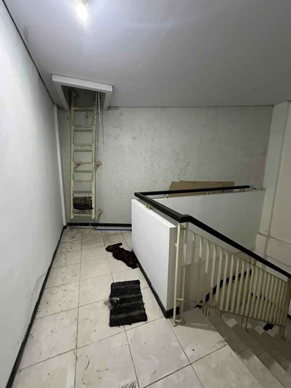 Dijual Rumah Usaha 4 Lantai Raya Menur Lokasi Komersial Strategis Surabaya Timur - Thumbnail 5