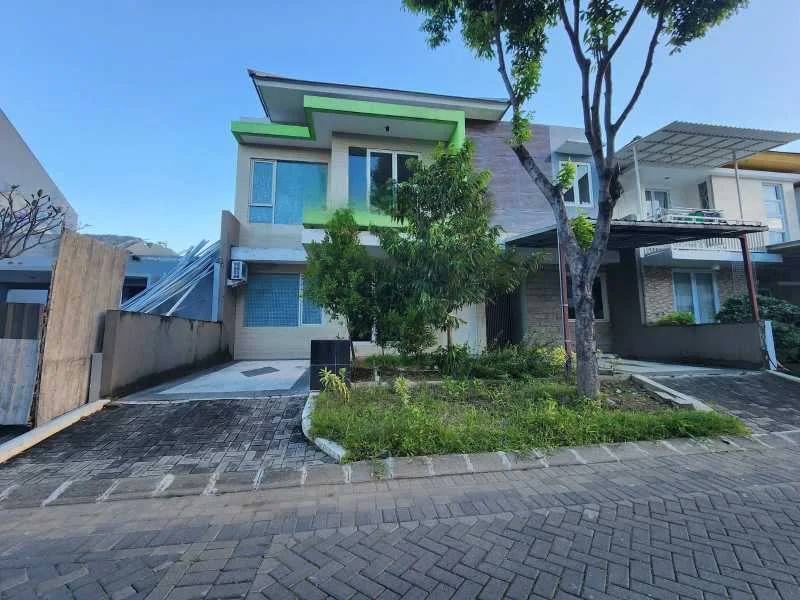Disewakan Rumah Ideal di Woodland Citraland Surabaya Barat