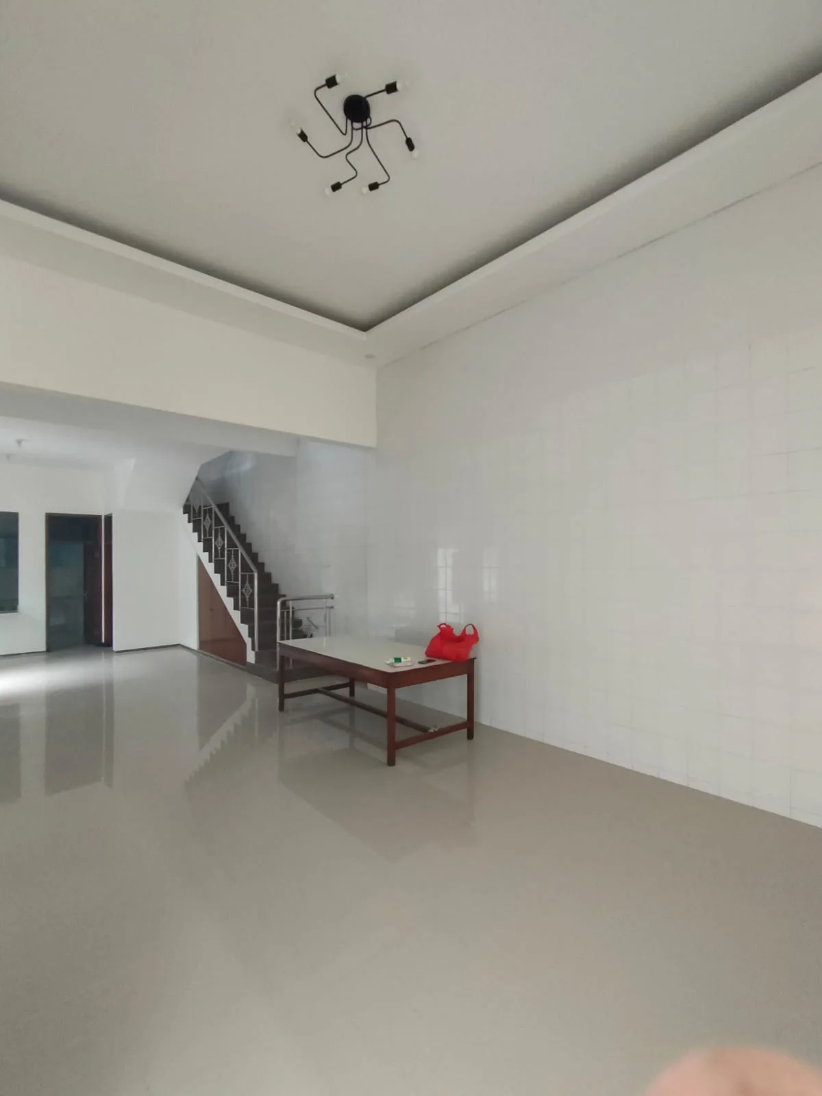 Dijual/Disewa Rumah 2,5 Lantai Jl Ngagel Jaya Tengah Surabaya Timur Siap Huni Luas Besar - Thumbnail 2