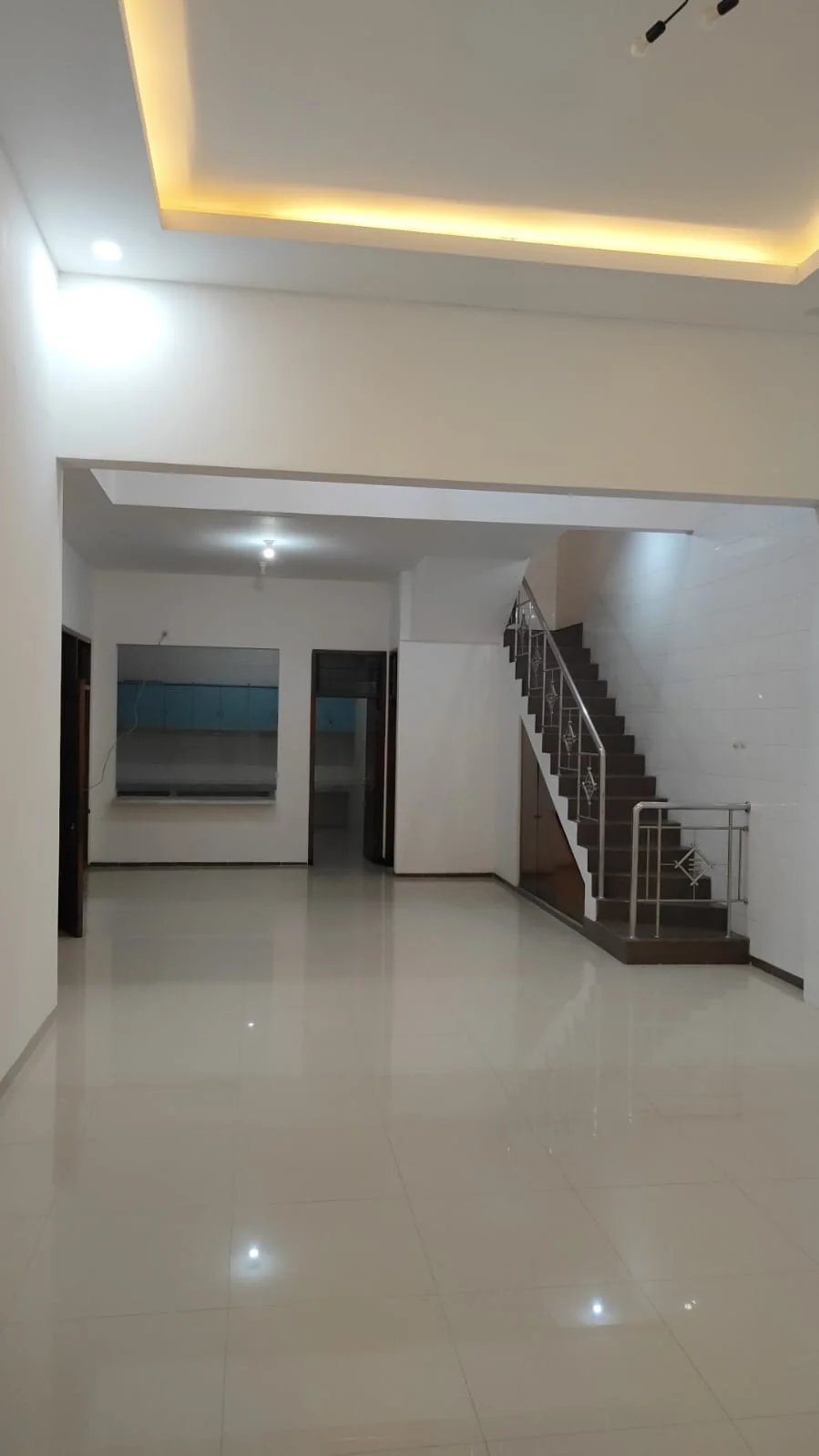 Dijual/Disewa Rumah 2,5 Lantai Jl Ngagel Jaya Tengah Surabaya Timur Siap Huni Luas Besar - Thumbnail 7
