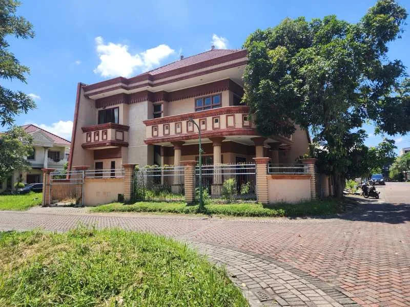 Dijual Rumah Hook di Taman Puspa Raya Citraland Surabaya Barat