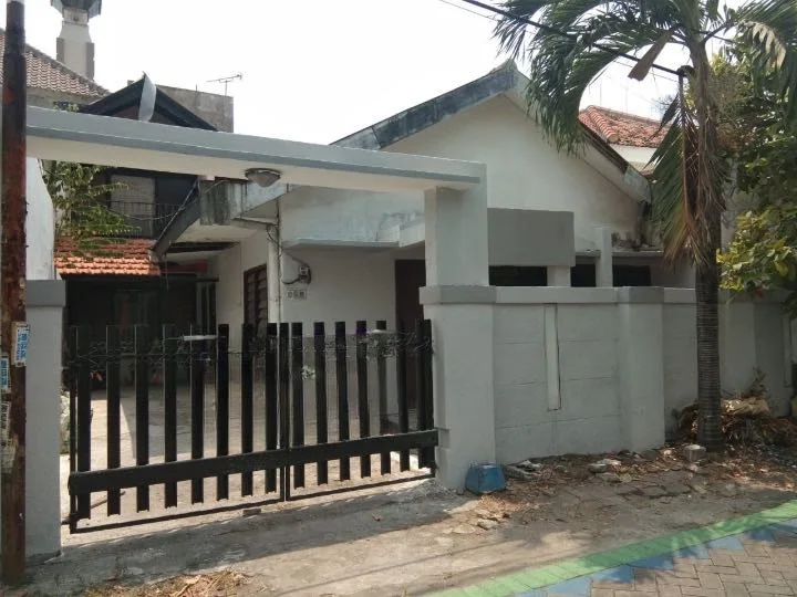 Dijual Rumah Siap Huni di Jalan Gubeng Kertajaya Surabaya Timur