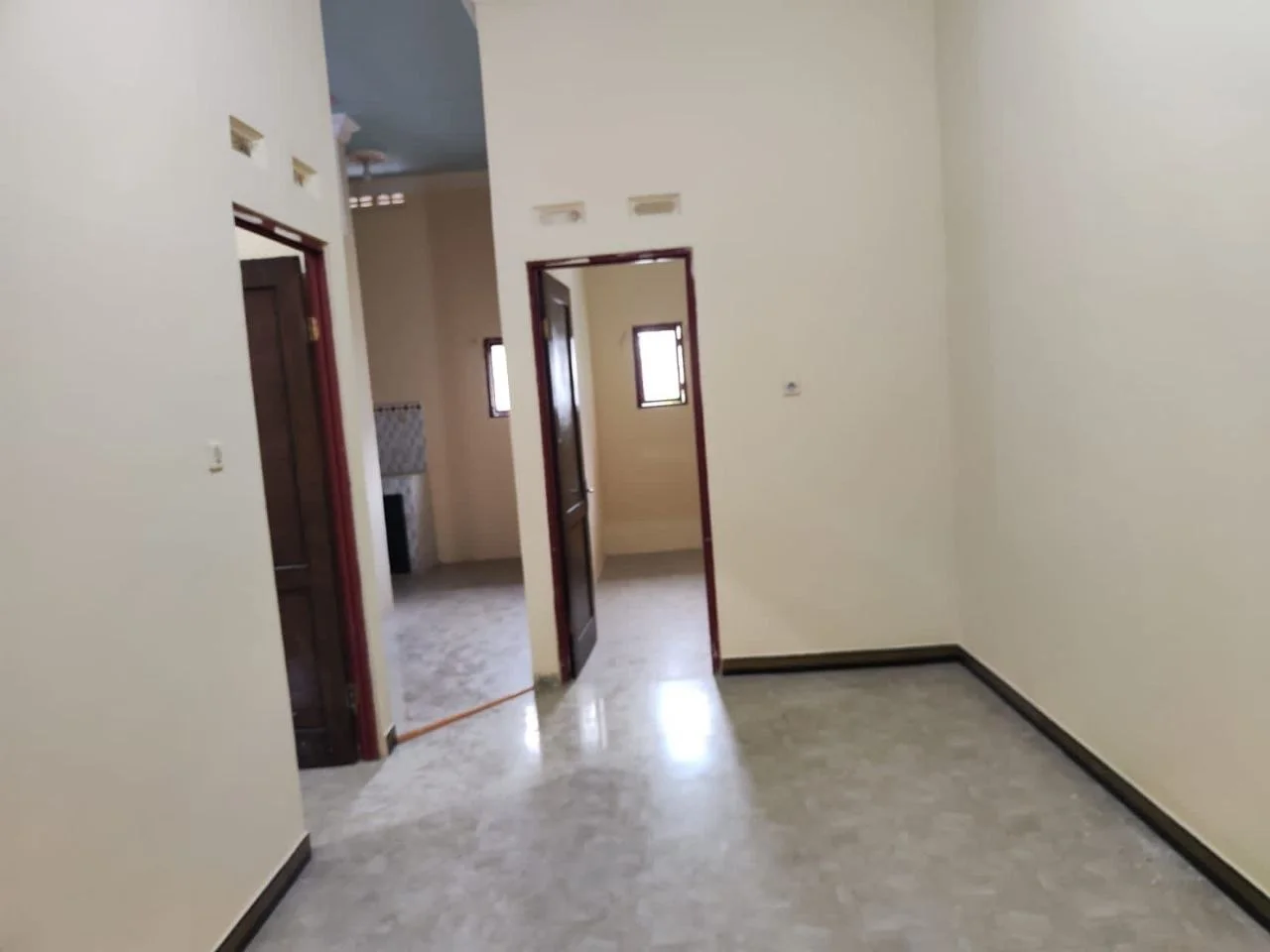 Dijual Rumah Siap Huni di Jalan Kendung Rejo Surabaya Barat - Thumbnail 5