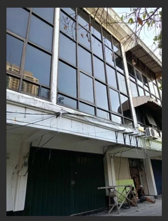 Dijual Ruko Strategis di Jalan Kayoon Surabaya Pusat