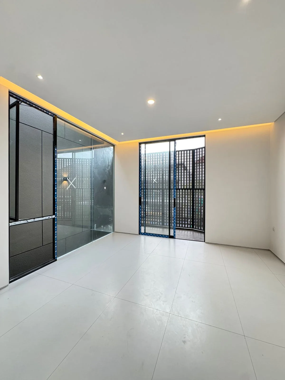 Dijual Rumah Baru Minimalis Modern di Pakuwon City Surabaya Timur - Image 1