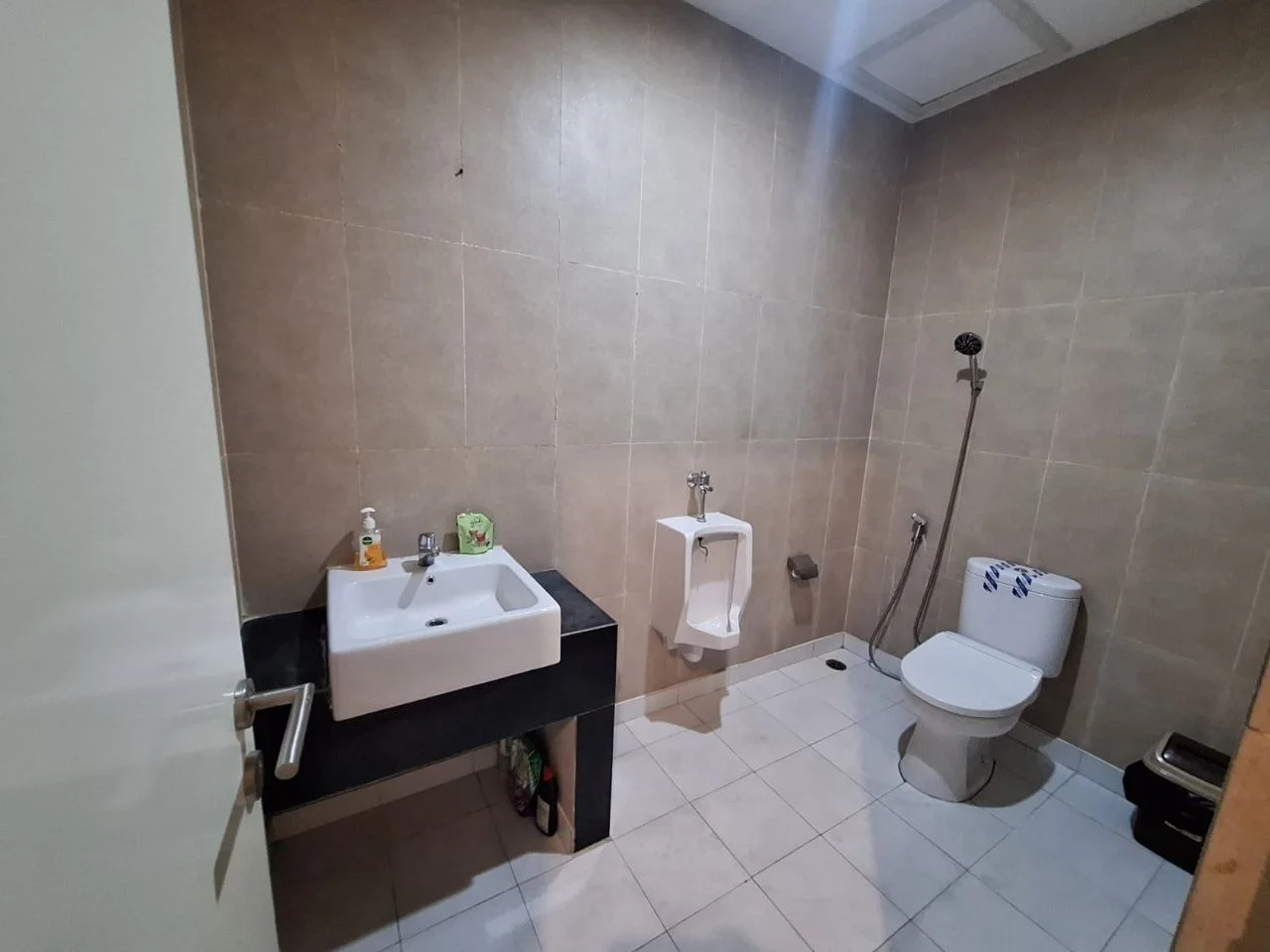 Disewakan Ruko Premium di Gwalk Citraland Surabaya Barat - Thumbnail 7