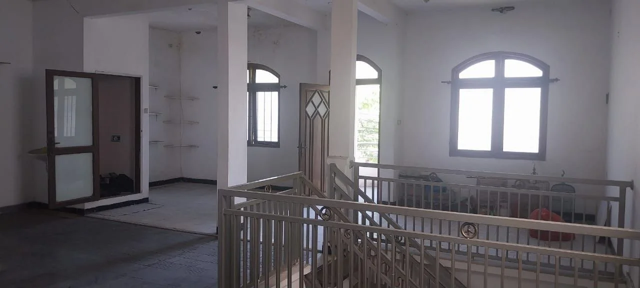 Disewakan Rumah Usaha 3 Lantai Siap Huni Raya Nginden Surabaya Timur - Thumbnail 3
