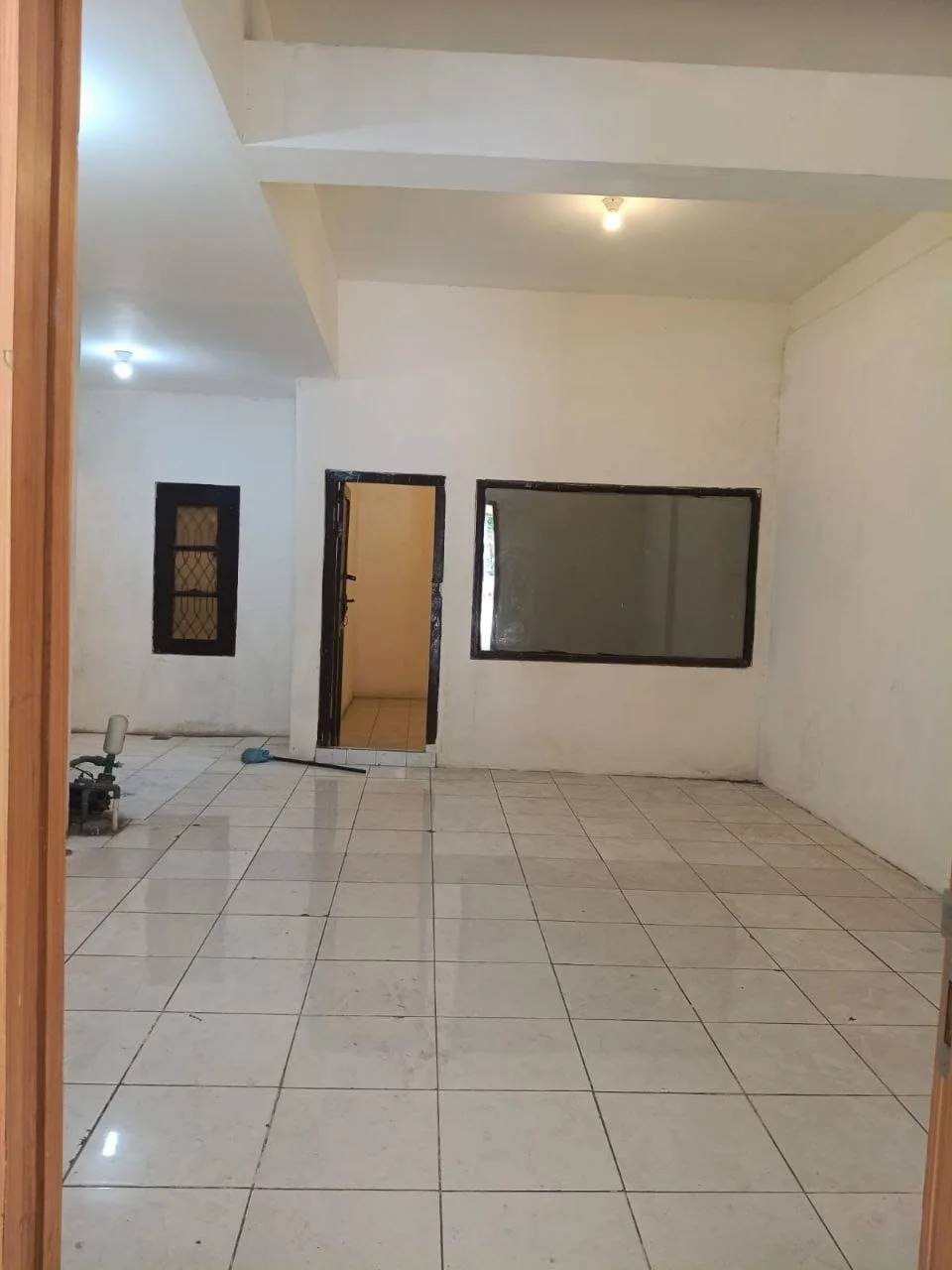 Disewakan Ruko 1 Lantai Lokasi Komersial Strategis Jalan Dharmawangsa Surabaya Timur - Thumbnail 2