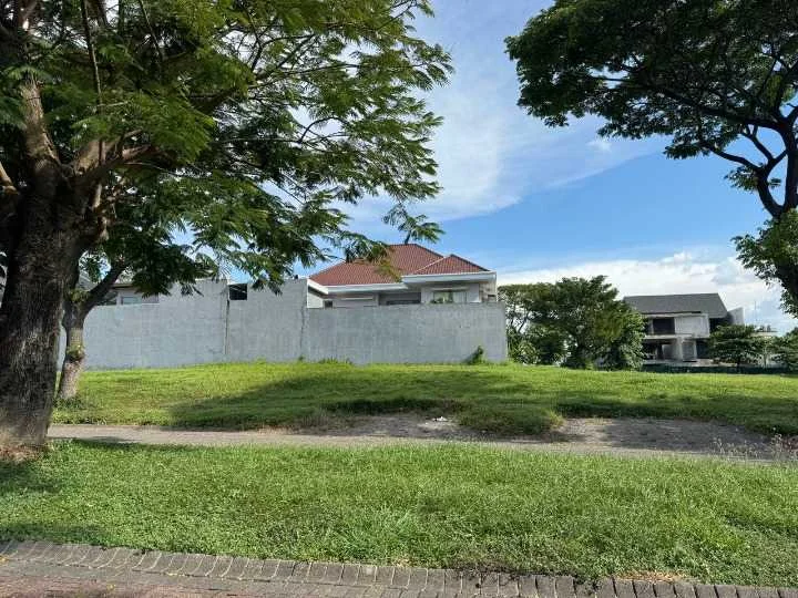 Dijual Tanah Kavling Premium Strategis di Puncak Bukit Golf Citraland Surabaya Barat
