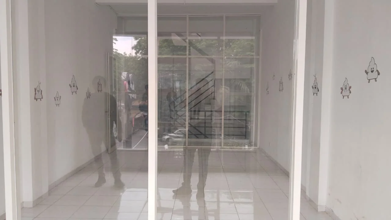 Dijual/Disewakan Ruko 3 Lantai Strategis Siap Usaha di Raya Manukan Tama Surabaya Barat - Thumbnail 5