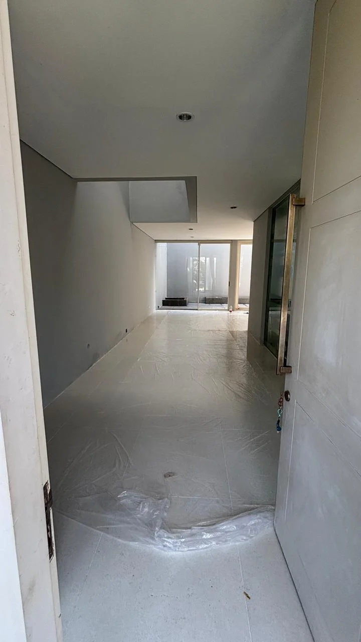 Disewakan Rumah Strategis di Stone Gate Park Citraland Surabaya Barat
