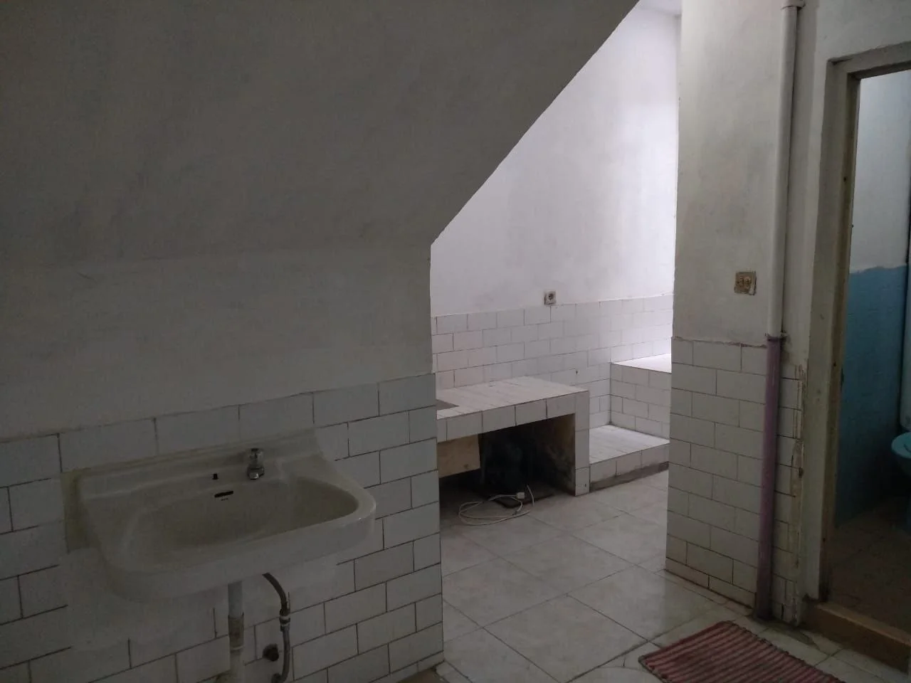 Dijual/Disewakan Ruko Strategis di Jalan Ngagel Jaya Indah Surabaya Timur - Thumbnail 6