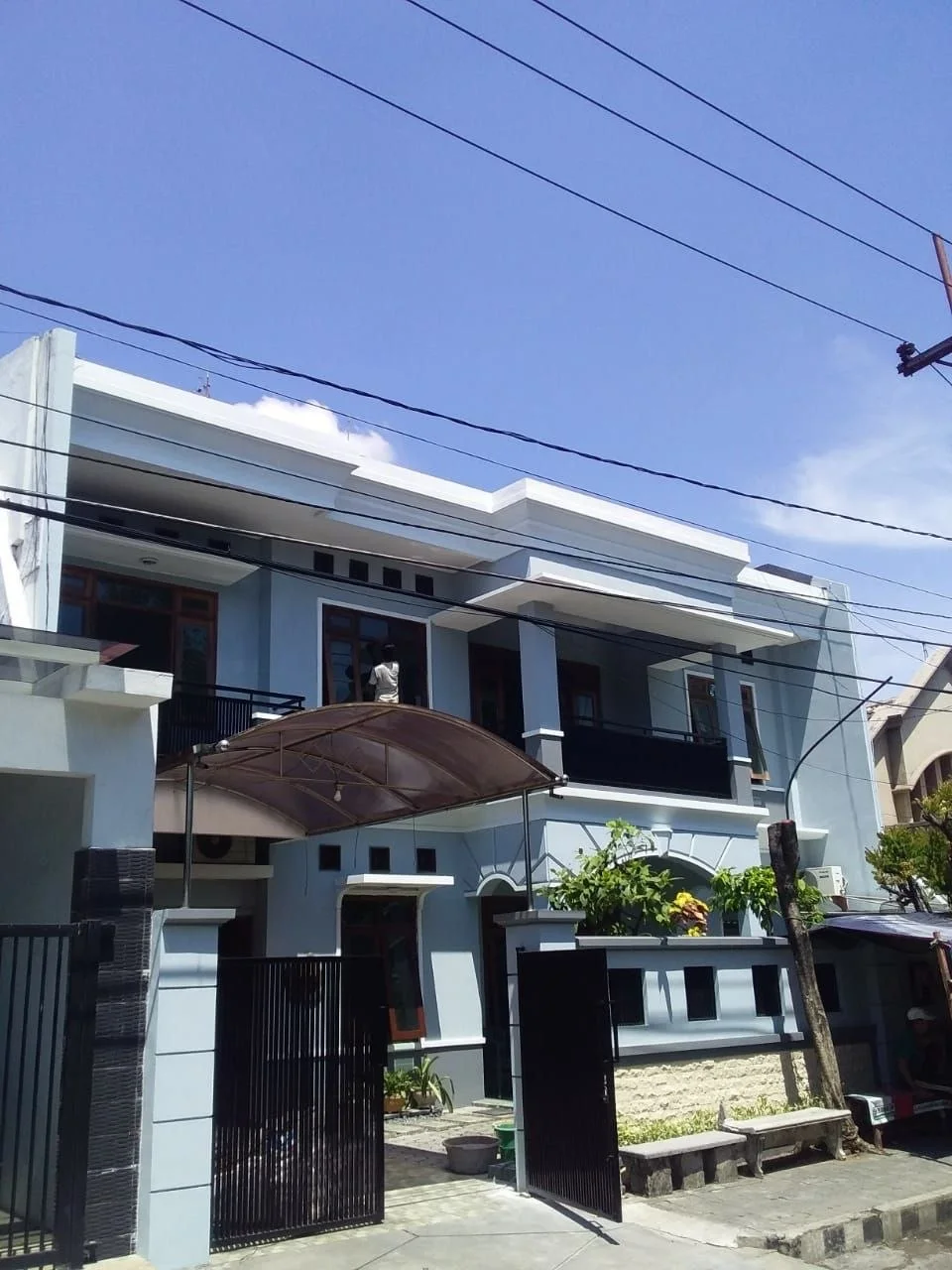 Dijual Rumah Mewah Furnished di Jalan Manyar Tirtoyoso Surabaya Timur