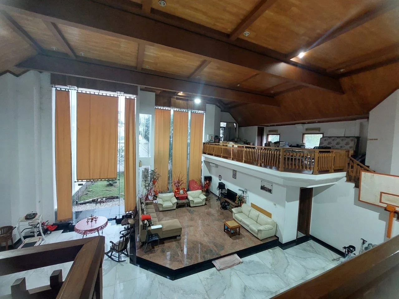Dijual Rumah Mewah Rasa Villa Minimalis di Bukit Golf Surabaya Barat - Thumbnail 3