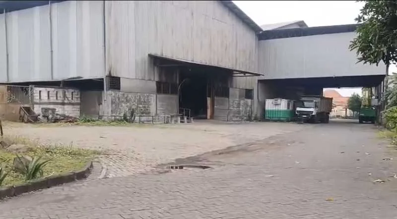 Disewakan Gudang Luas Strategis Siap Huni di Jalan Raya Semeru Bambe Gresik - Thumbnail 5