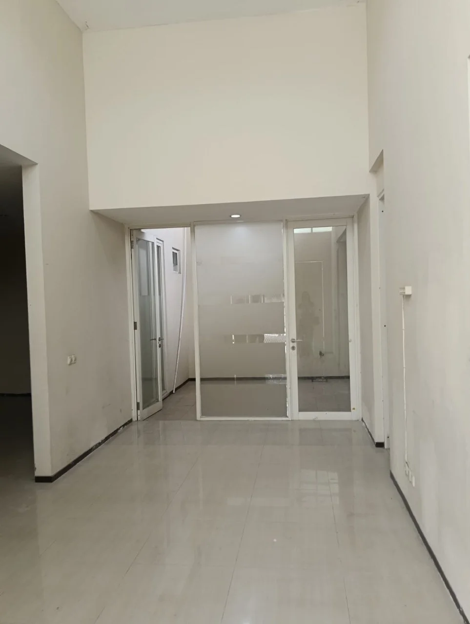 Dijual Rumah 1 Lantai Golf Avenue Lokasi Citraland Surabaya Barat - Thumbnail 3