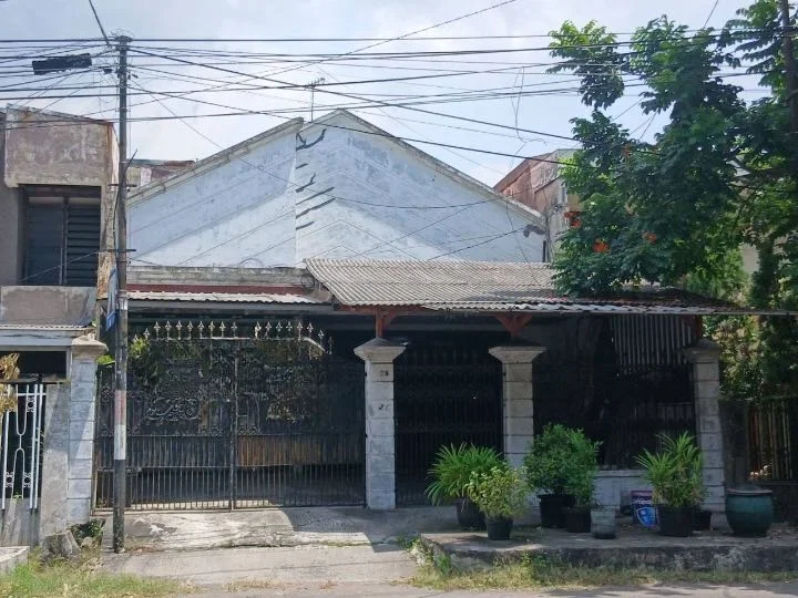 Dijual Cepat Rumah Strategis di Jalan Ngagel Madya Surabaya Timur - Image 1