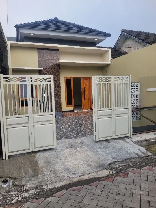 Dijual Rumah Minimalis Siap Huni di Perumahan Pondok Manggala Residence Surabaya Barat