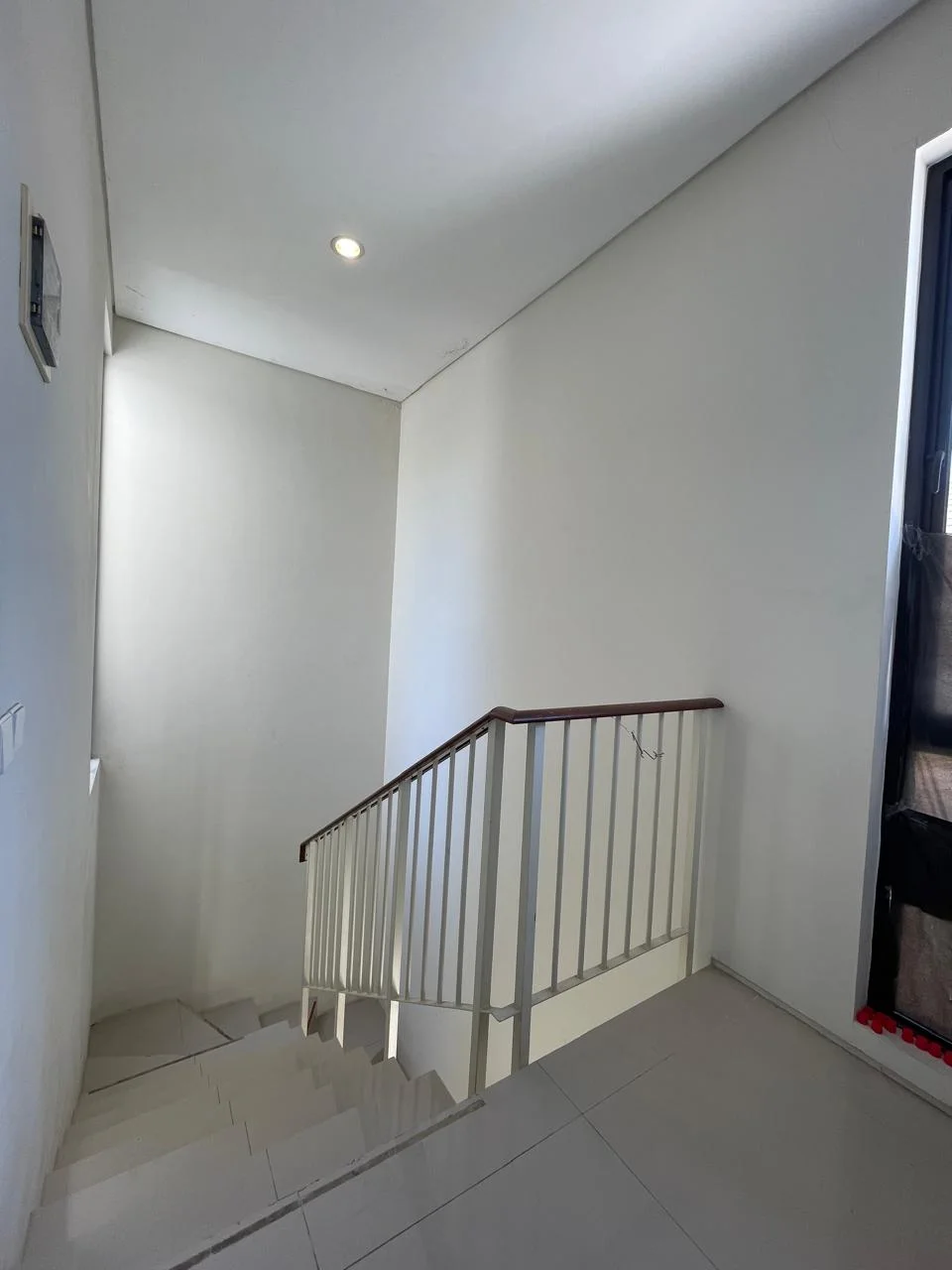 Dijual Rumah Mewah Strategis di Northwest Lake Surabaya Barat - Thumbnail 3