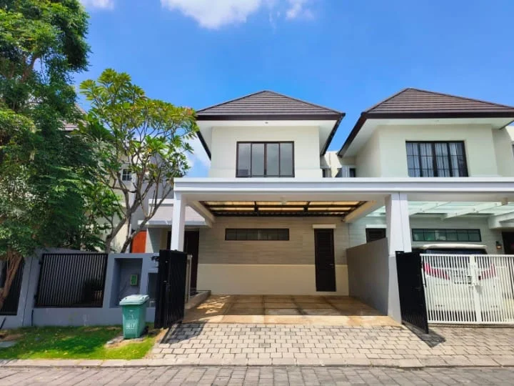 Jual Rumah Mewah 2 Lantai Graha Natura plus Swimming Pool Lokasi Premium Surabaya Barat