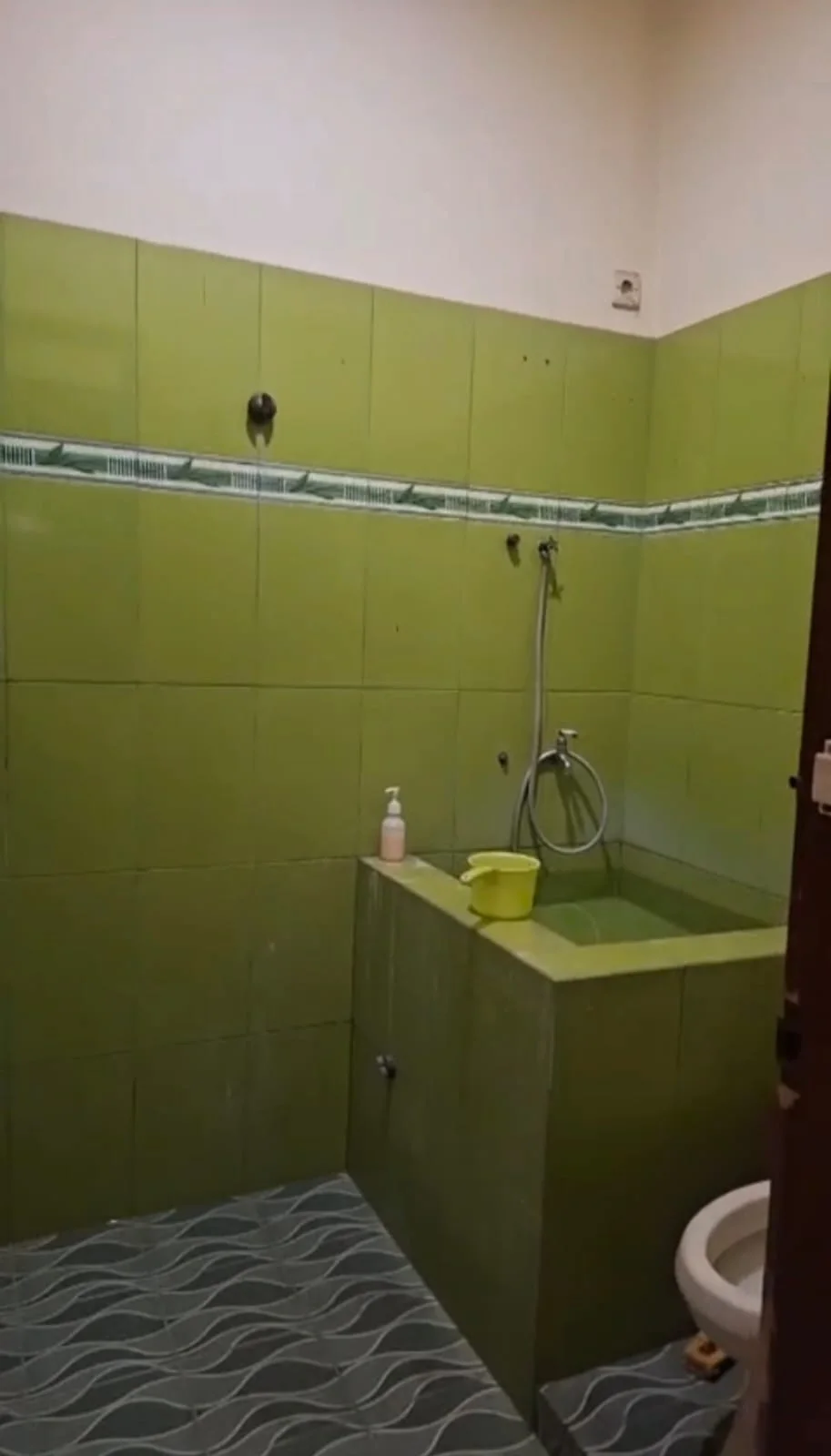 Disewa Rumah 1 Lantai  Siap Huni Manyar Tirtoyoso Utara Surabaya Timur - Thumbnail 3