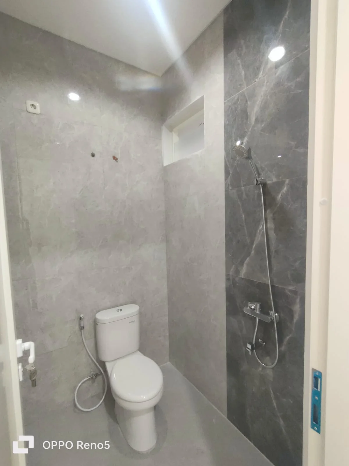 Dijual Rumah Baru 2 Lantai Murah Strategis Manyar Tirtoyoso Surabaya Timur - Thumbnail 3