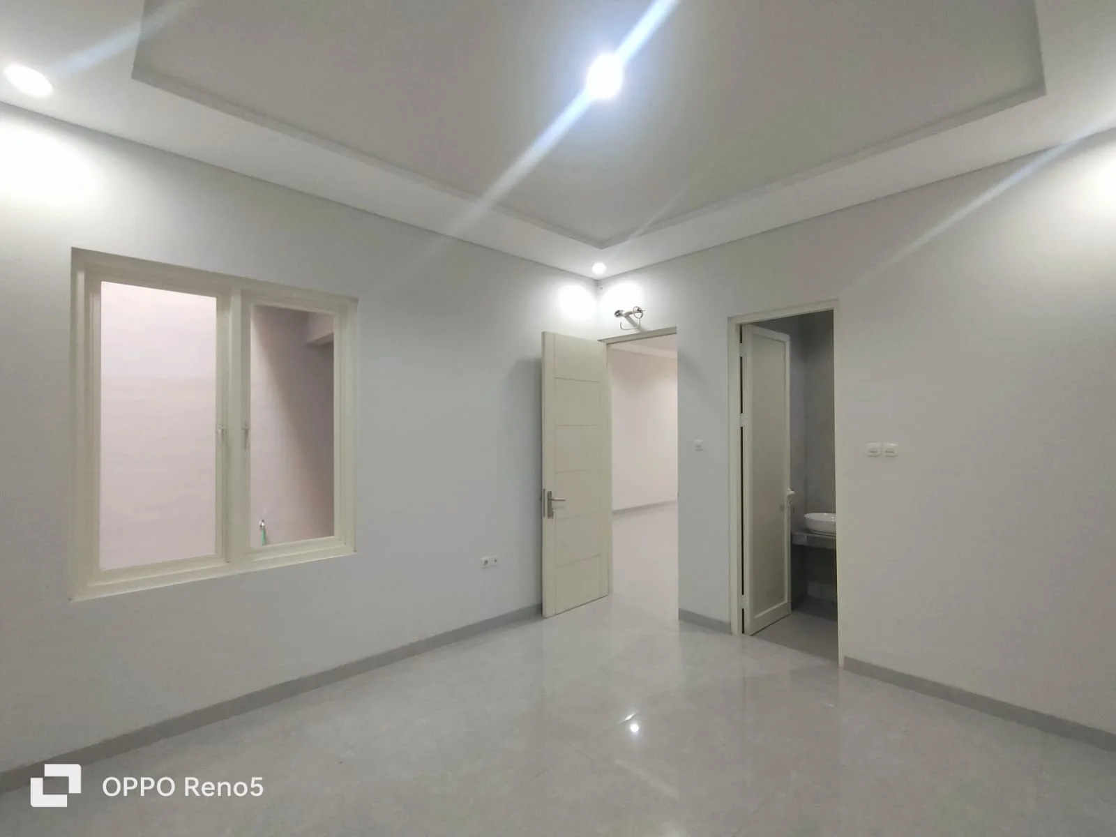 Dijual Rumah Baru Murah Strategis 2 Lantai Manyar Tirtoyoso Surabaya Timur - Thumbnail 4
