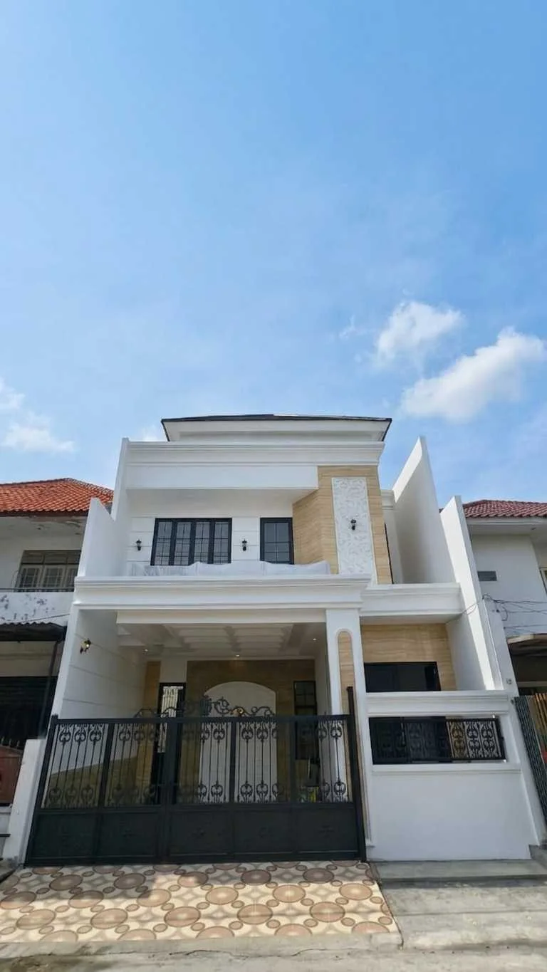 Dijual Rumah American Classic di Babatan Pantai Surabaya Timur