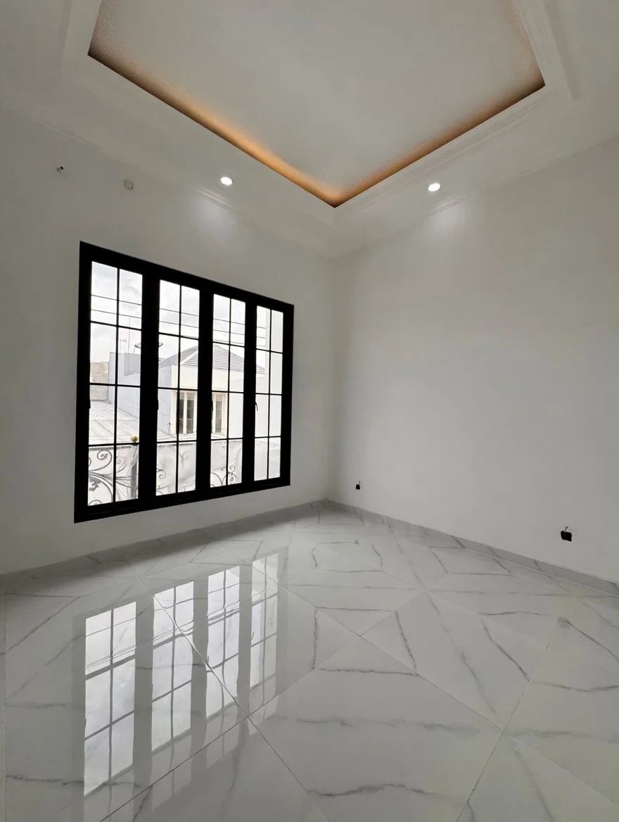 Dijual Rumah American Classic Lokasi Strategis di Babatan Pantai Surabaya Timur - Thumbnail 3