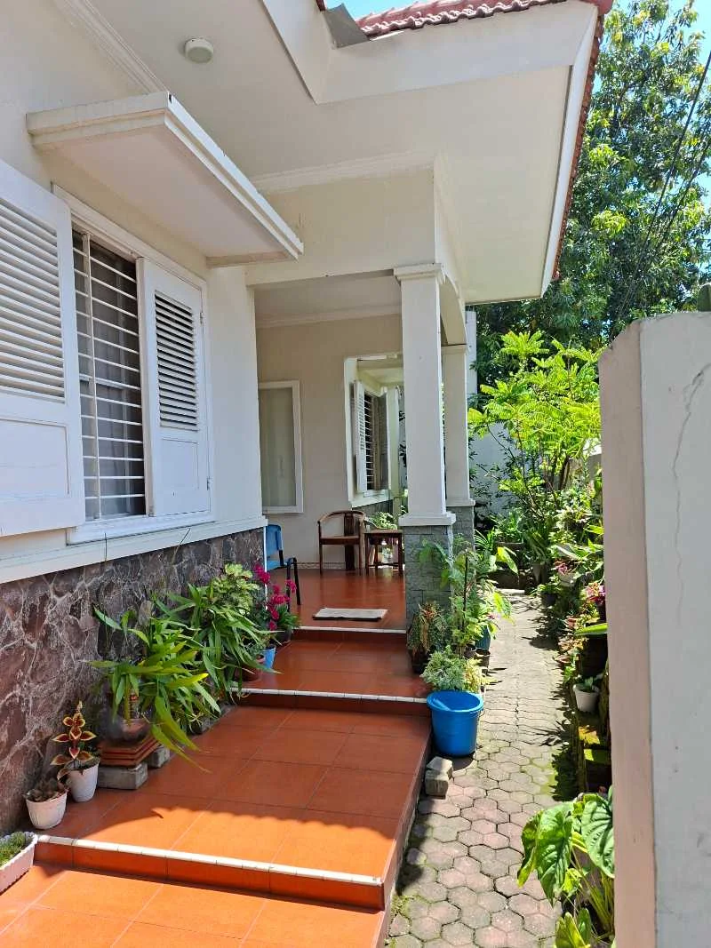 Dijual Rumah Posisi Hook Lokasi Strategis di Jalan Tangkuban Prahu Surabaya Pusat - Thumbnail 2