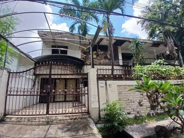 Dijual/Disewakan Rumah Siap Huni di Jalan Ngagel Jaya Utara Surabaya Timur - Image 1