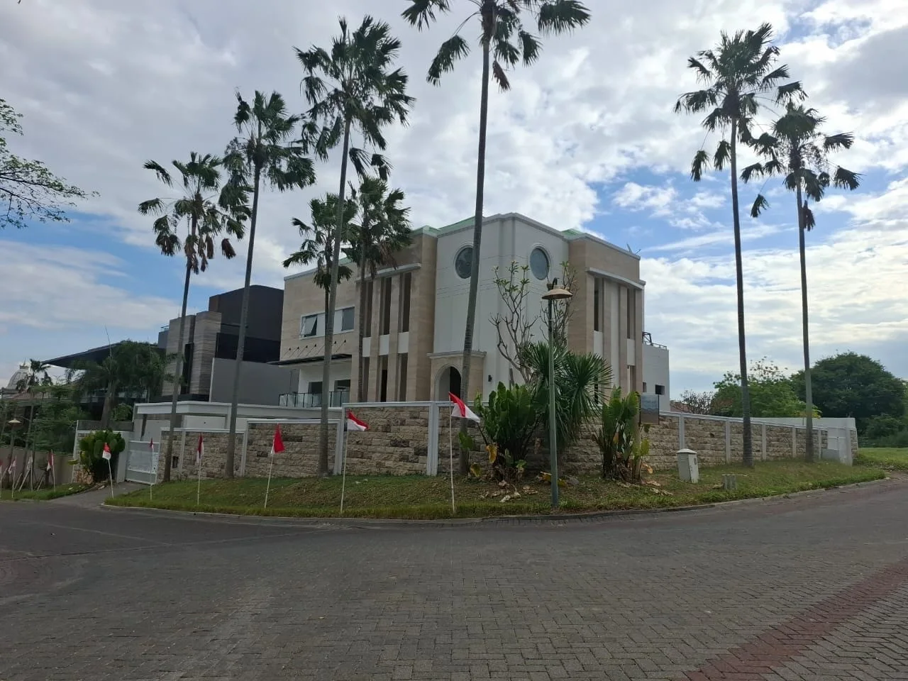 Dijual Rumah Mewah Premium di Bukit Golf Citraland Surabaya Barat