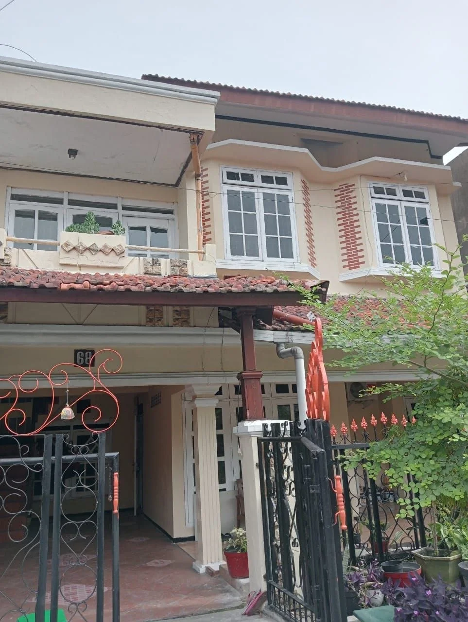 Dijual Rumah Strategis di Jalan Cendrawasih Bunderan 68 Sidoarjo